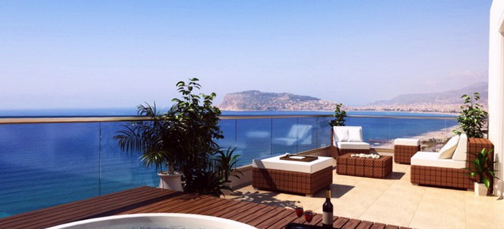 Вид на море из квартиры для сдачи в аренду в Турции.